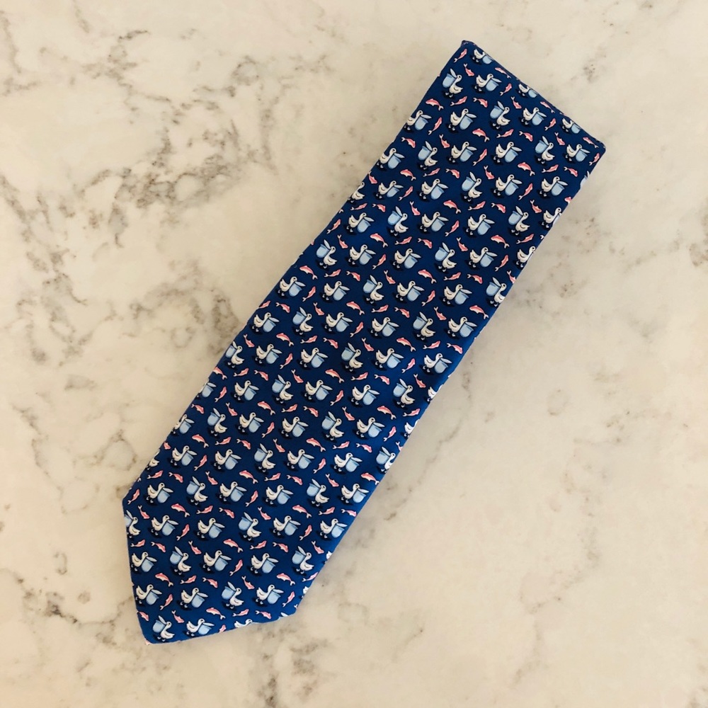 Vineyard Vines Pelican and Fish silk tie